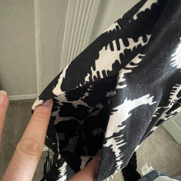 MAGGY LONDON black and white summer spring dress with side zipper and POCKETS - Picture 2 of 4